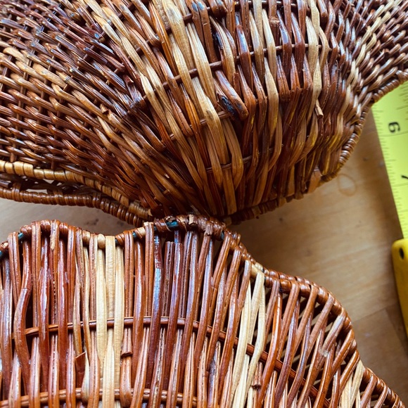 Pair of Wicker Seashells - Picture 6 of 6